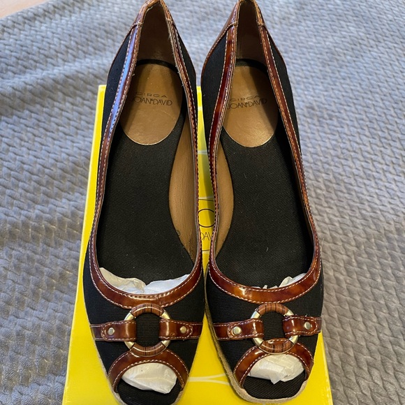 Circa Joan & David Wedges - Picture 2 of 5